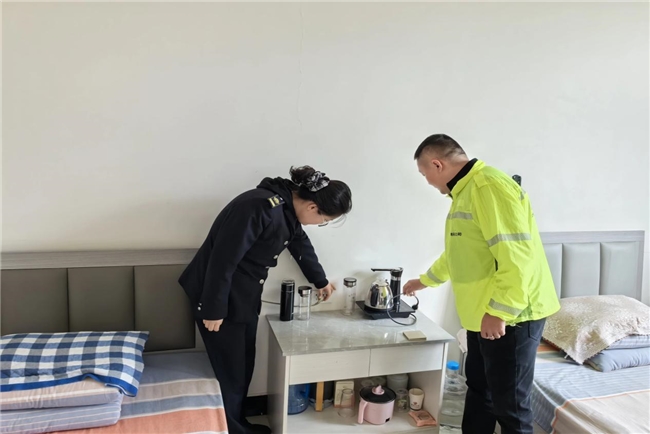 榆吴分公司中角收费站扎实开展冬季 安全生产专项检查工作(图3)