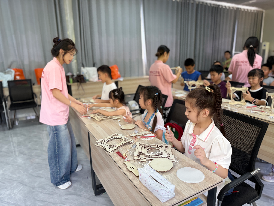 乡土遗韵润盐乡，童心绘愈伴成长