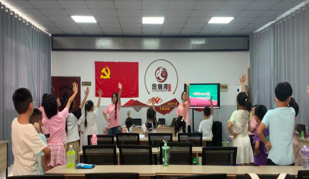 四川轻化工大学:乡土美育润童心,艺愈相伴助成长(图3)